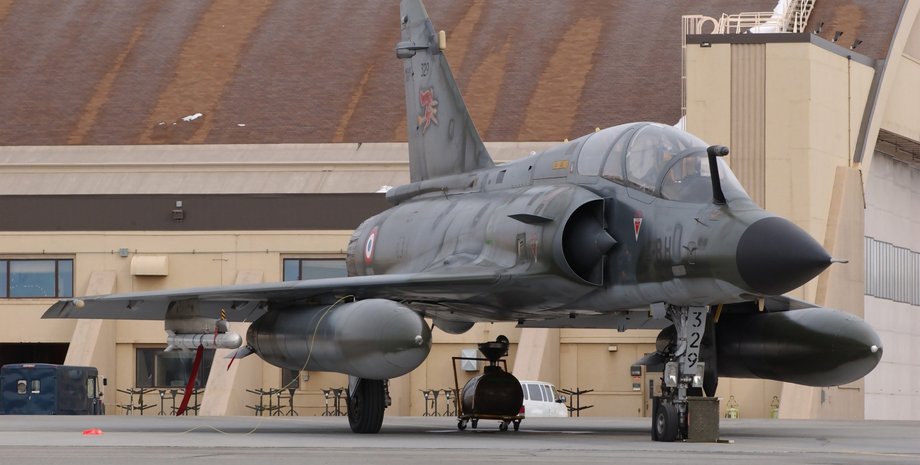 истребитель Mirage 2000D