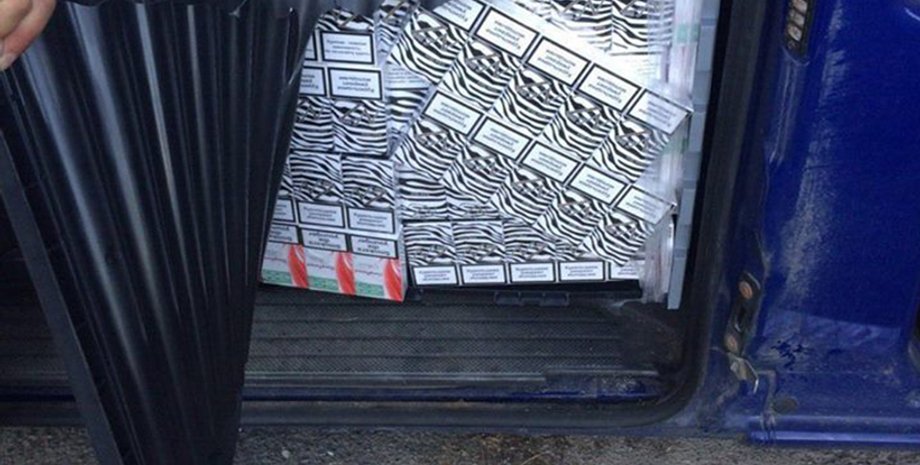 Контрабандные сигареты / Фото: facebook.com/oleh.slobodyan