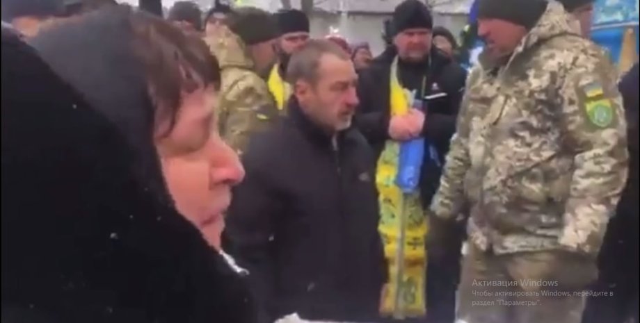 новини буковини, новини чернівців, скандал упц мп, не пускали труну з тілом до храму, ЗСУ