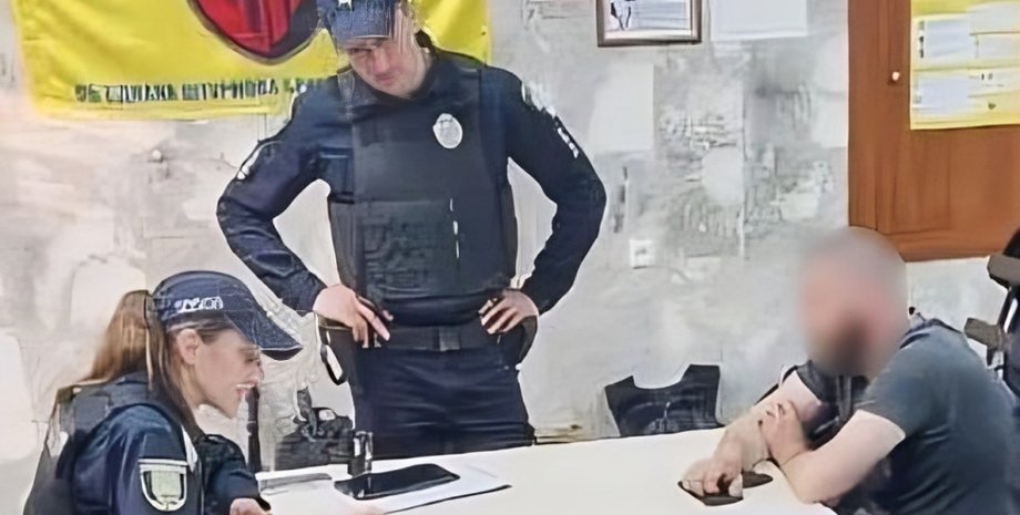 Львів, поліція, Україна, чоловік, фото