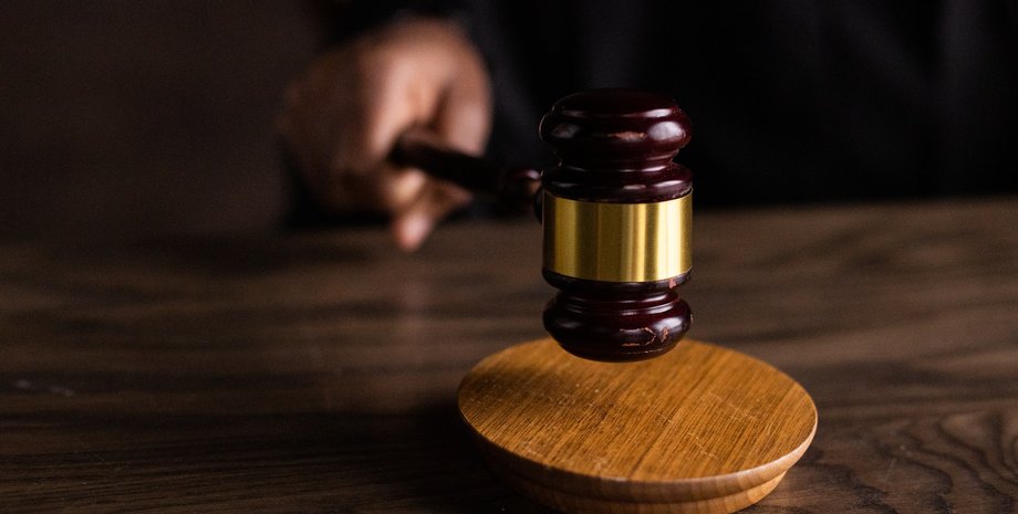 Суд У Києві чоловік приніс наркотики
