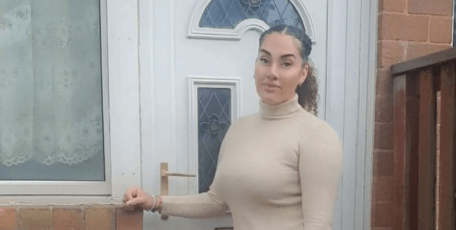 Женщина пожаловалась на соседа, заброшенный участок, заброшенный дом, деньги, старый дом, соседи, жалоба соседа