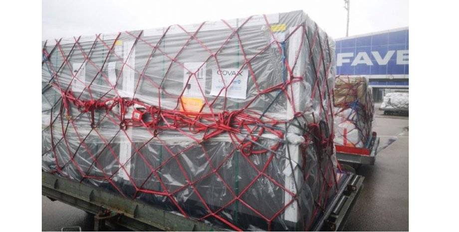 вакцина, доставка, аэропорт, unicef, astrazeneca, фото