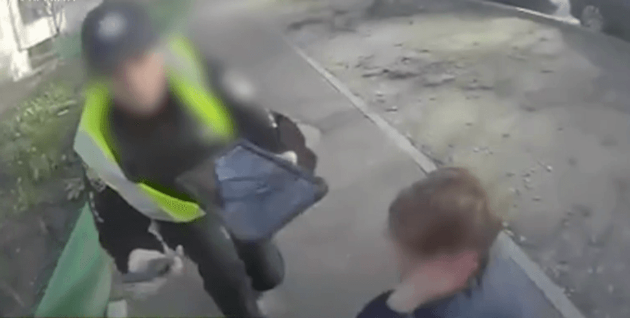 теракт в Киеве Полицейские оставили людей в опасности