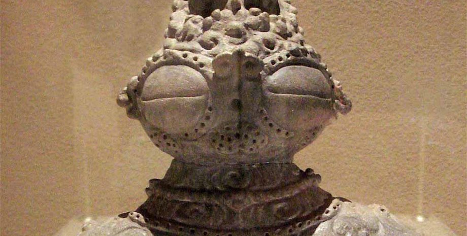 история Японии, гончарные навыки, ранние гончарные формы, статуэтки догу, религиозная культура, шаманские обряды, культура Дзёмон, символы плодородия, древнее искусство, ритуальные практики, эпоха Дзёмон, культурное наследие, археологические находки