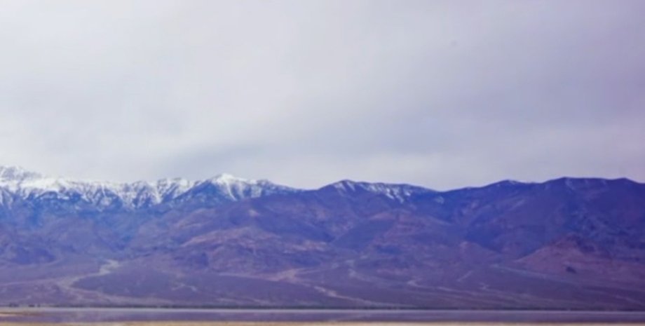 долина смерті озеро