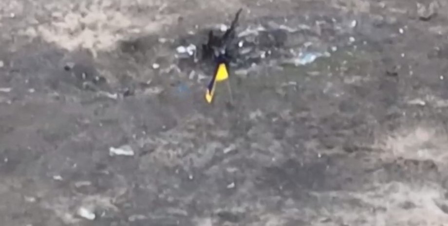 Український прапор, Кринки, лівий берег, Херсонська область