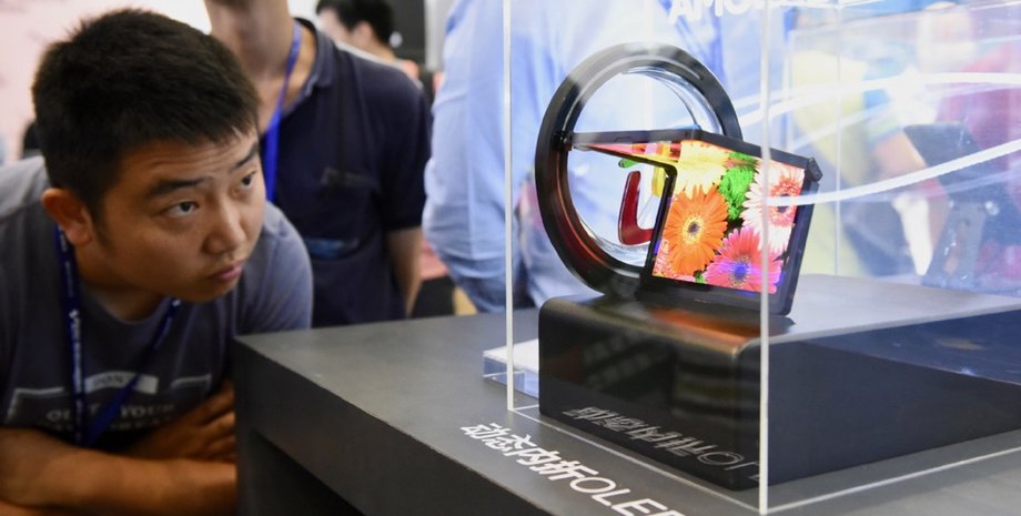 OLED панели в Китае