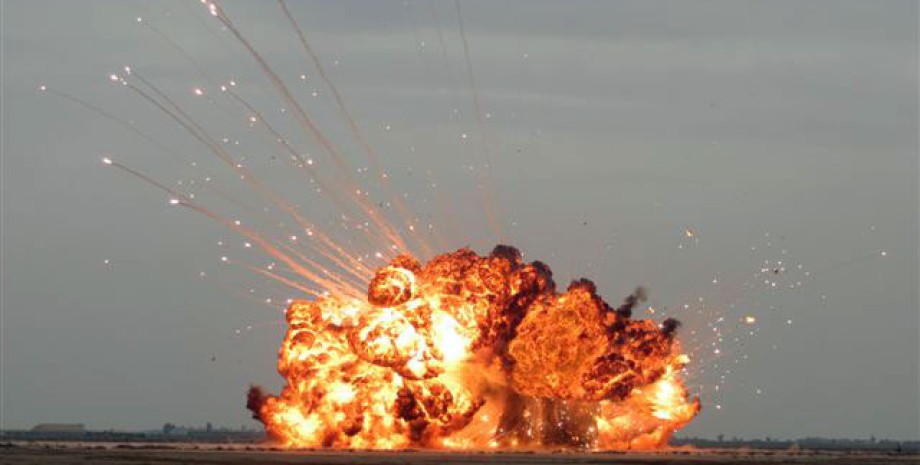 взрыв взрыв, пожар, место взрыва, последствия взрыва