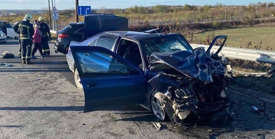 Авария,  ДТП, Тернопольская трасса, автомобиль, судья, Лидия Квятковская погибла, фото