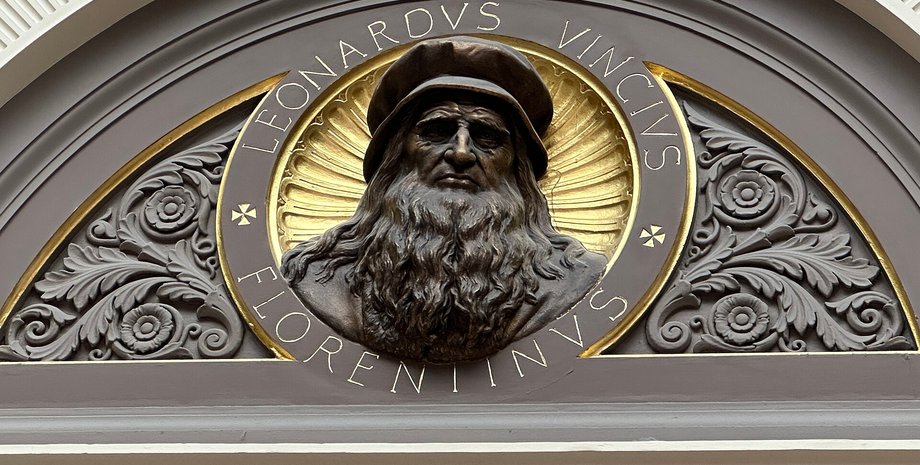 Леонардо да Вінчі народився поблизу містечка Вінчі