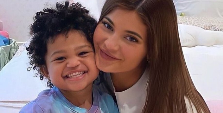 Кайли Дженнер, дочт, Сторми Вебстер, Кадашьян-Дженнер, фото, день рождения Сторми