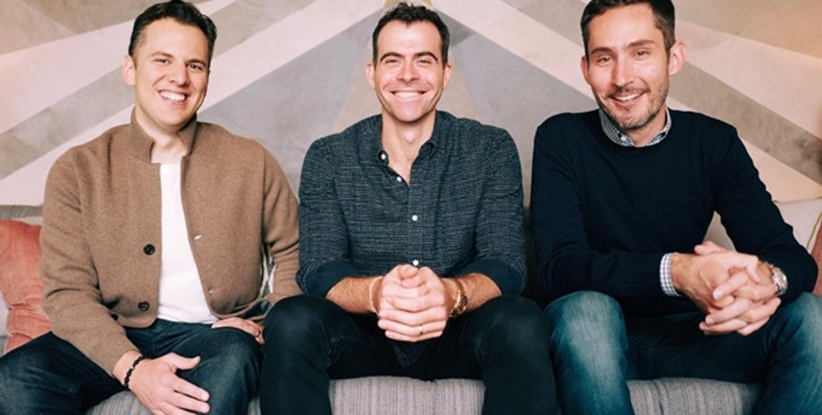 Адам Моссера (по центру) с соучредителями Instagram Кевином Систромом и Майком Кригером/Фото: instagram-press.com