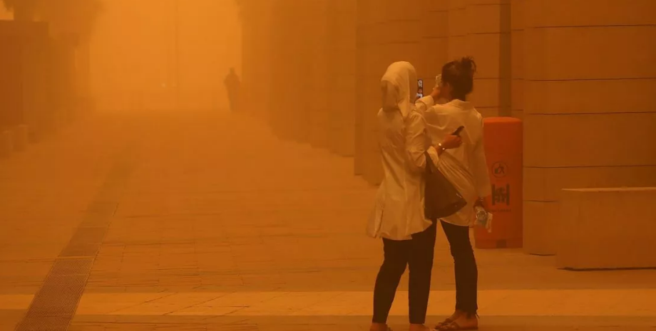 Жара в Эль-Кувейте, Кувейт, аномальная жара, песчаные бури, потребление электричества, закипает вода, падают птицы, качество жизни