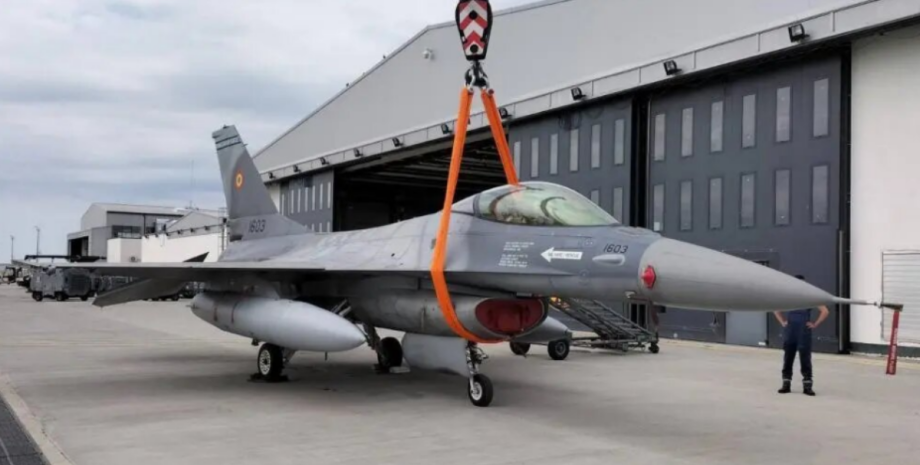 F-16, впс румунія