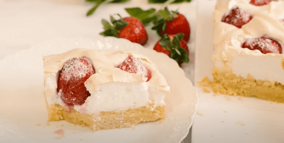 полуничний пиріг, пиріг з полуницею, меренг, полуниця, десерт, випічка