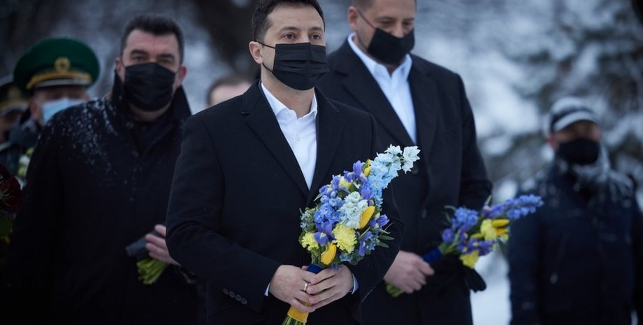 герои крут, церемония памяти Героев Крут, владимир зеленский, президент украины на церемоннии