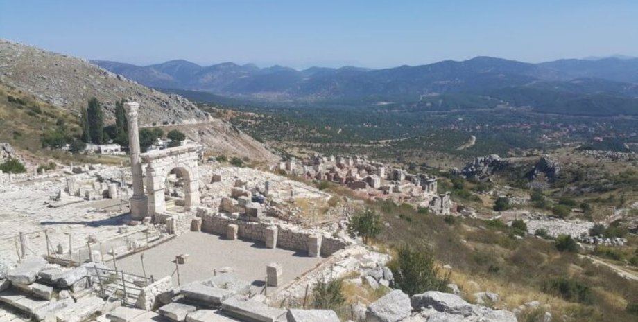 Археологи в Турции обнаружили общественное здание