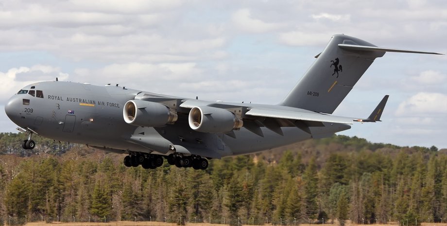 военный самолет, атака на аэродром