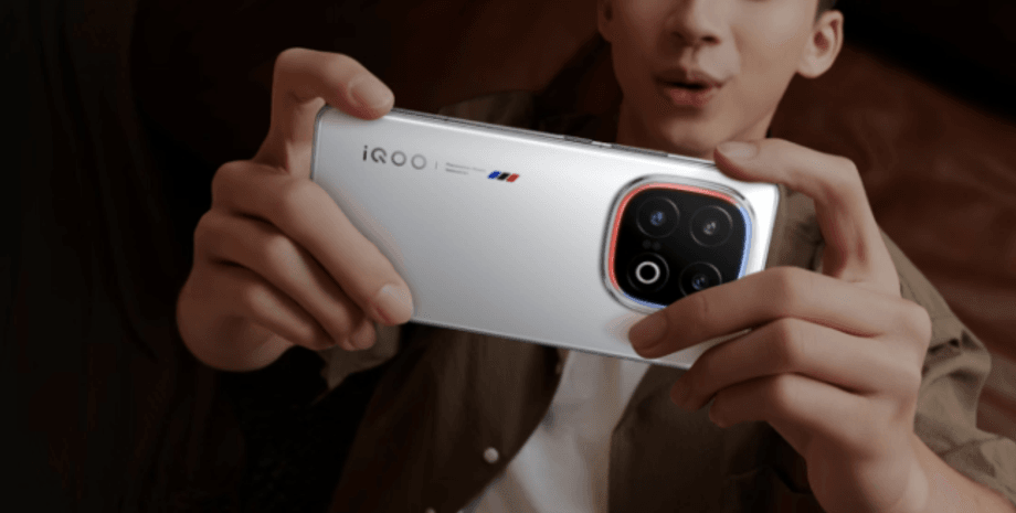 Телефон iQOO 13