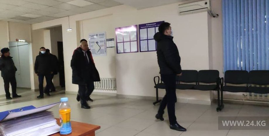 арест, экс-премьер, кыргызстан, фото, коррупция, суд