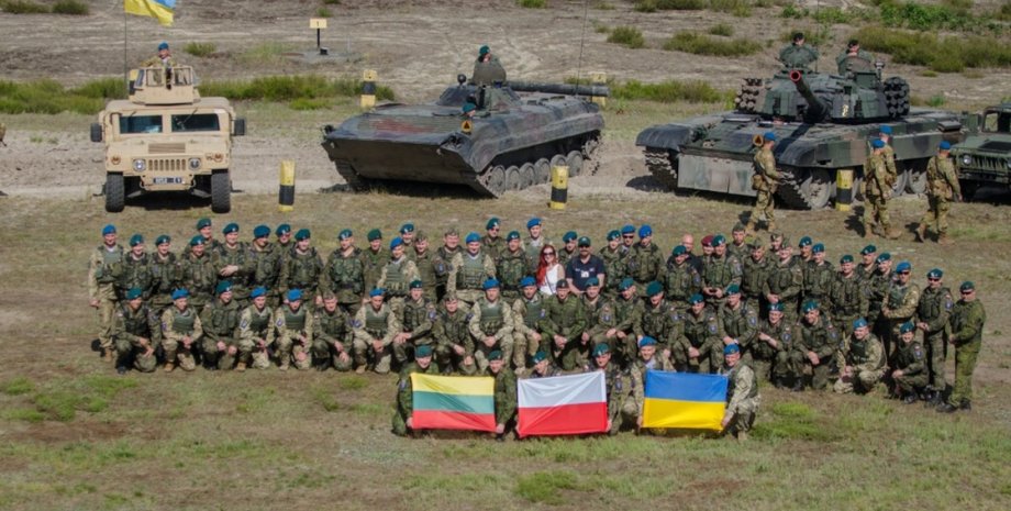 вчення три меча в Україні