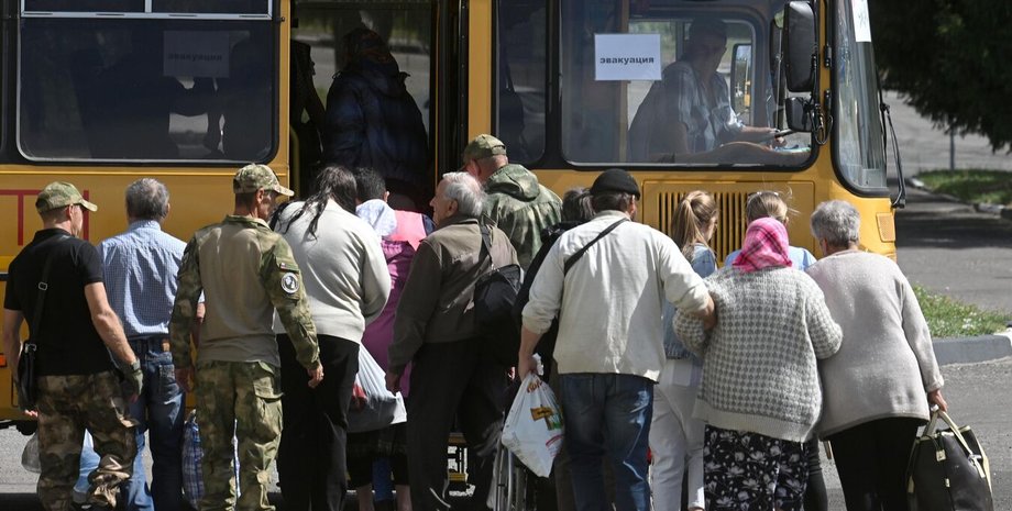Жители России в эвакуации