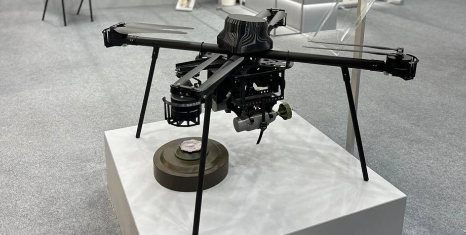 Дрон Fury PRO на выставке Eurosatory 2024 на выставке Eurosatory 2024 Дрон Fury PRO, Eurosatory 2024