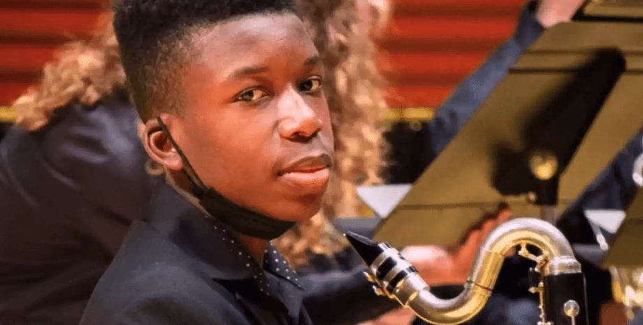 Подросток, мальчик, музыкальный инструмент,