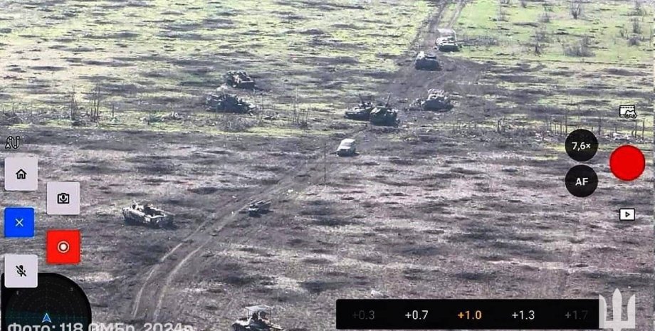Поврежденные российские танки