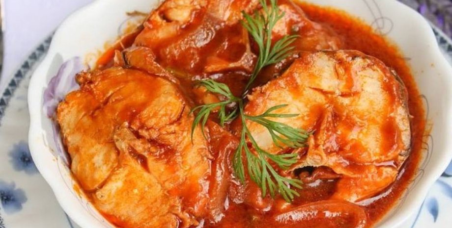 ыба в томатном соусе