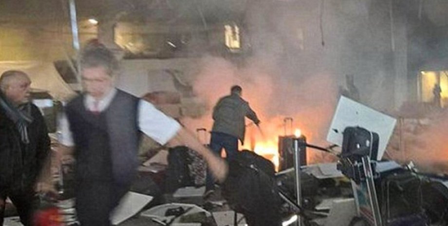 Последствия теракта в аэропорту Стамбула / Фото: twitter.com/IsraelHatzolah