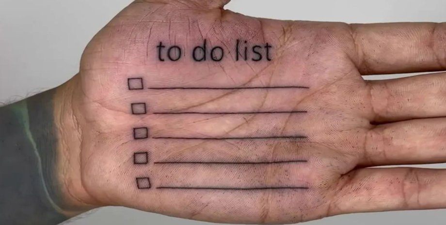 Татуювання на руці, татуювання на долоні, список справ, тату, малюнок, чорнило, тату-майстер, соцмережі, вірусне фото,