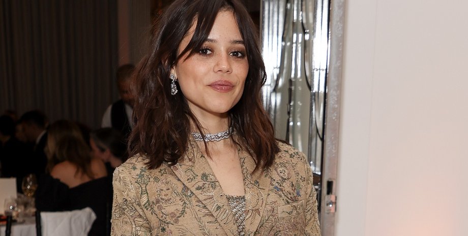 Дженна Ортега, стрижка Hush