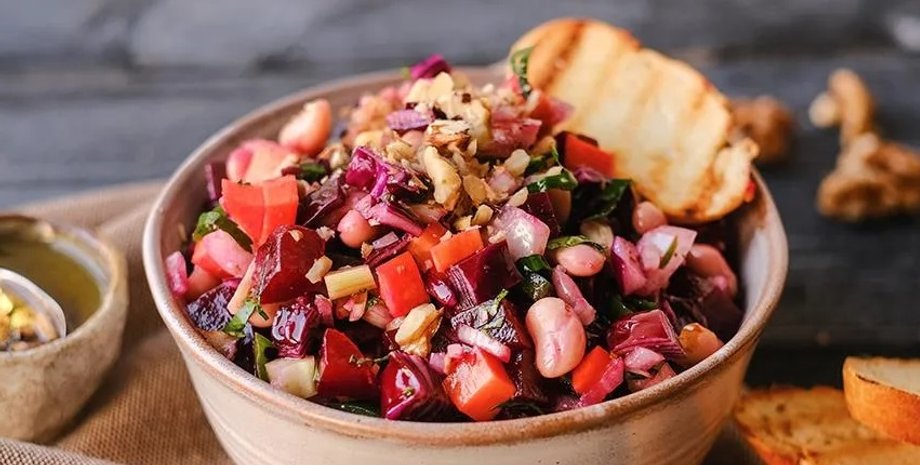 Пісний салат із квасолею, салат із квасолею, великий піст, пісне меню