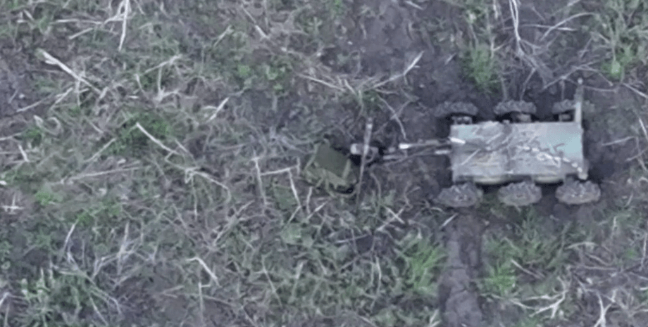 Наземный дрон, ВСУ, робот, роботизированная платформа, пулемет, фото