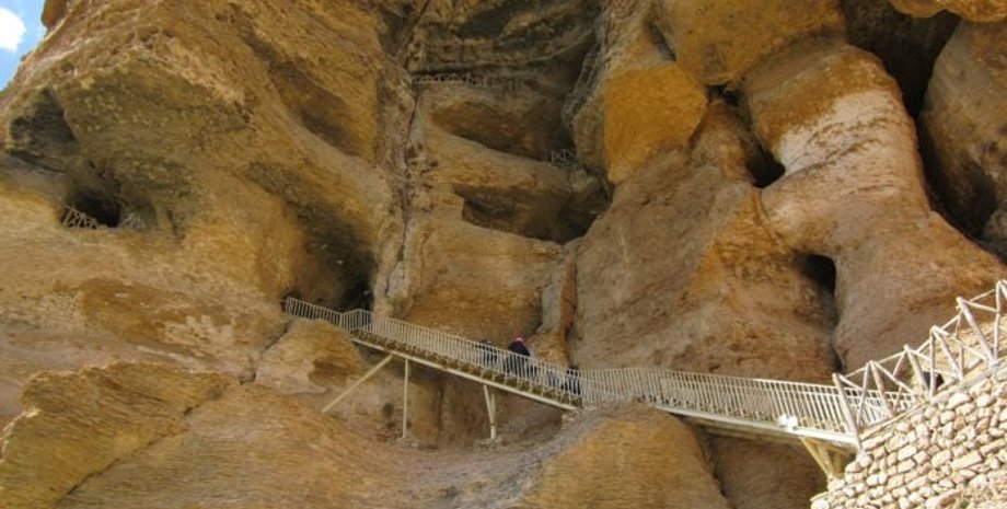 Древняя Греция, империя, Селевкиды, пещеры, Иран, история, надпись, открытие, находка, Геракл, посуда, артефакты, предметы, культура, Шелковый путь, Китай, Европа