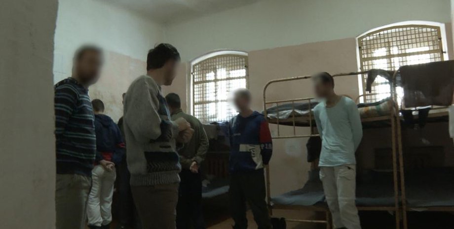 Полонені російські військові, умови, СІЗО