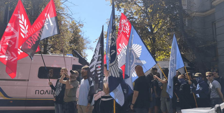 В Харькове произошли столкновения между членами "Правого сектора" и представителями ЛГБТ (видео)