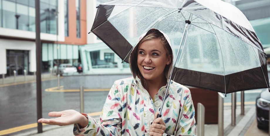 Дівчина з парасолькою