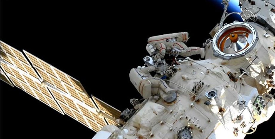 Олег Артем'єв, Денис Матвєєв, космонавти, МКС, модуль Наука, ERA