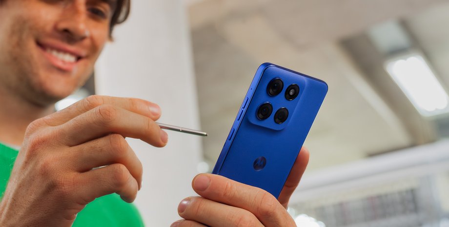 Дешевый смартфон Moto G 2025