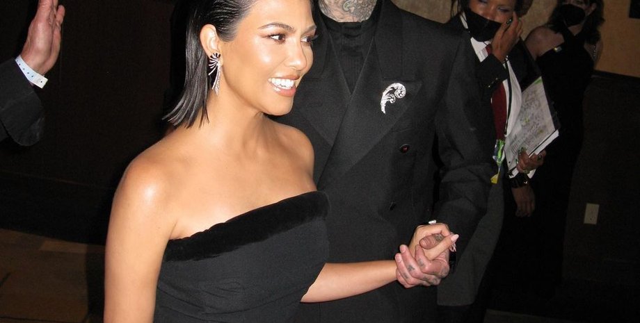 Кортні Кардаш'ян, каблучка Кортні Кардаш'ян, Кортні Кардаш'ян зламала каблучку за мільйон доларів, наречений Кортні Кардаш'ян