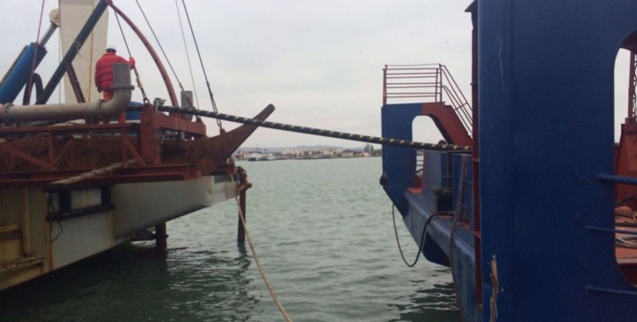 Укладка кабеля / Фото: http://vlada.io/