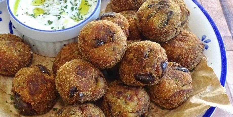 Шарики из запеченных баклажанов, баклажаны рецепт, закуска из баклажанов