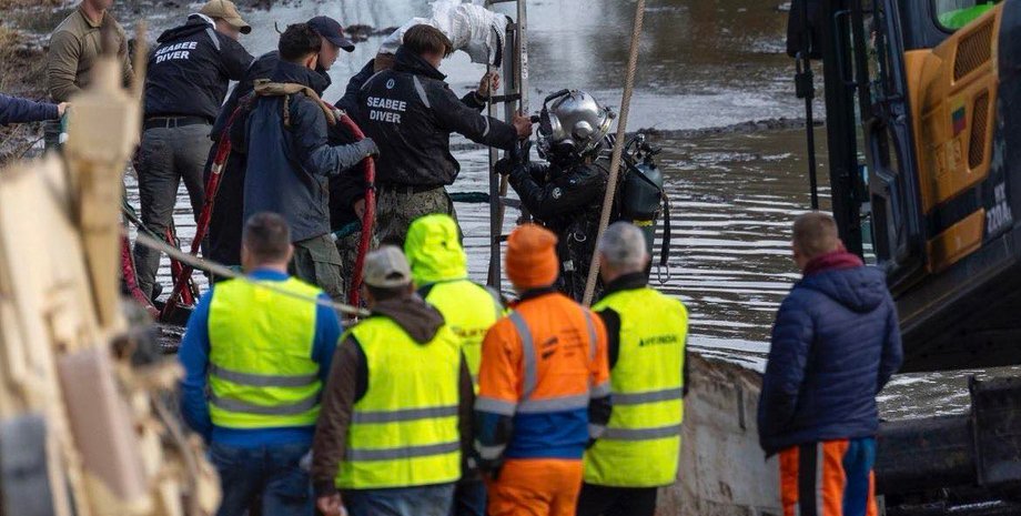 солдаты сша, бронетранспортер М88, поиски, лива, учения, нато, болото, техника, погибли