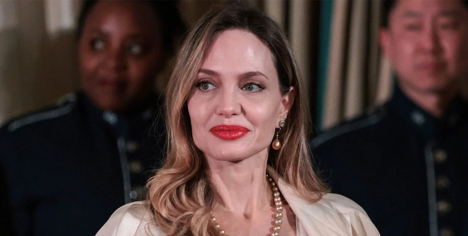 Анджеліна Джолі перетнула український кордон пішки Анджеліна Джолі приїхала до Україна таємно