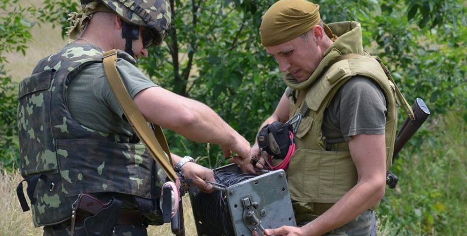 Работа украинских саперов / Фото: Facebook/vladislav.seleznev.94