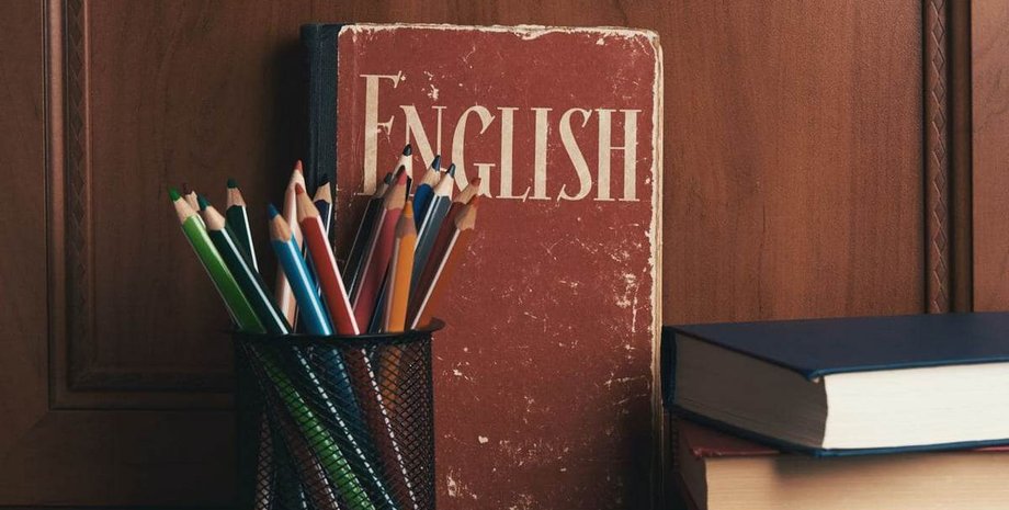 книга, учебник, карандаши