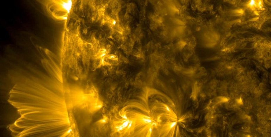 Корональные петли, корональный выброс, Солнце